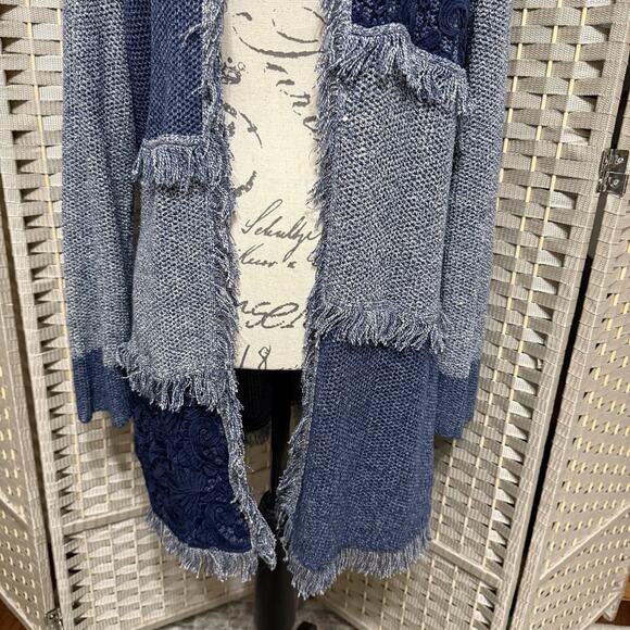 Chico’s Blocked Lace Denalia Cardigan Size 2/L Blue Patchwork Fringe Long Line - Picture 4 of 12